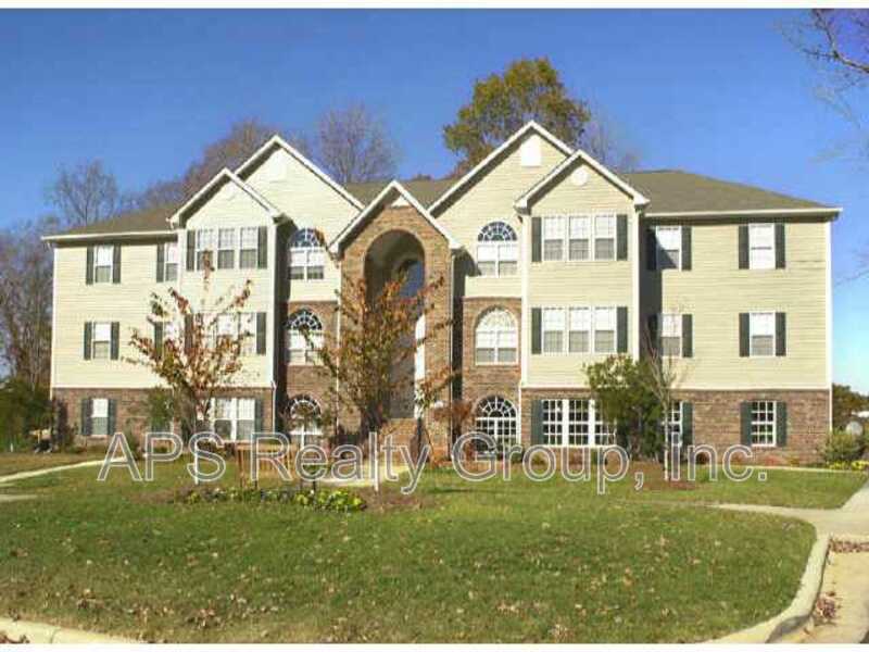 734 Scholastic Ct in Winston-Salem, NC - Building Photo