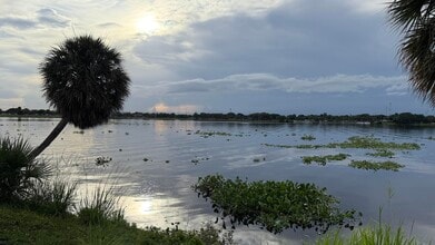 2102 Lake Osborne Dr in Lake Worth Beach, FL - Building Photo - Building Photo