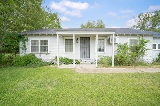 5101 Crane St in Houston, TX - Building Photo - Building Photo