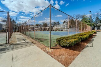 255 North Rd in Chelmsford, MA - Foto de edificio - Building Photo