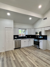6209 Reicher Dr-Unit -B in Austin, TX - Building Photo - Building Photo