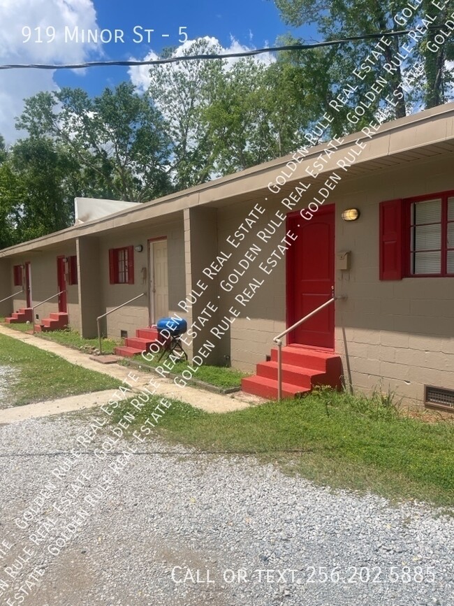 919 Minor St NE in Huntsville, AL - Building Photo - Building Photo