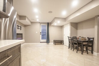 5622 Lucy Dr in Mississauga, ON - Building Photo - Building Photo