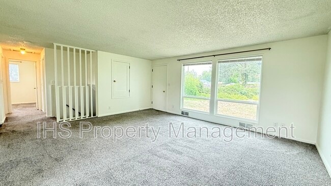 2104 Lee Blvd in Richland, WA - Building Photo - Building Photo