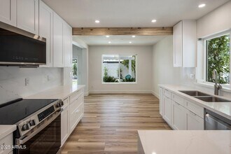 7727 E Valley View Rd in Scottsdale, AZ - Building Photo - Building Photo