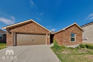 526 A D Crain St in Venus, TX - Building Photo