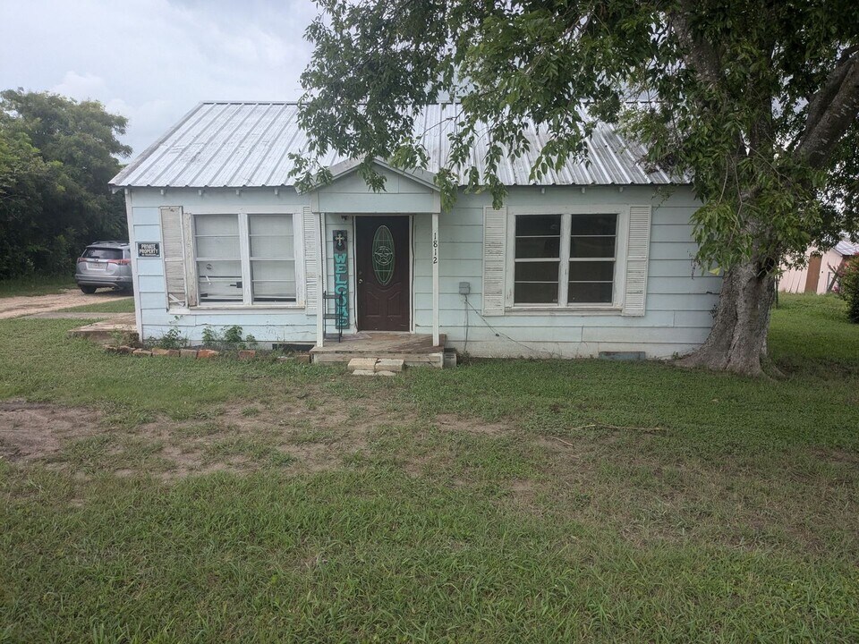 1812 E Young Ave in Temple, TX - Building Photo