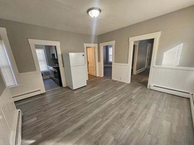 275 Lake Ave, Unit 1F in Manchester, NH - Building Photo - Building Photo