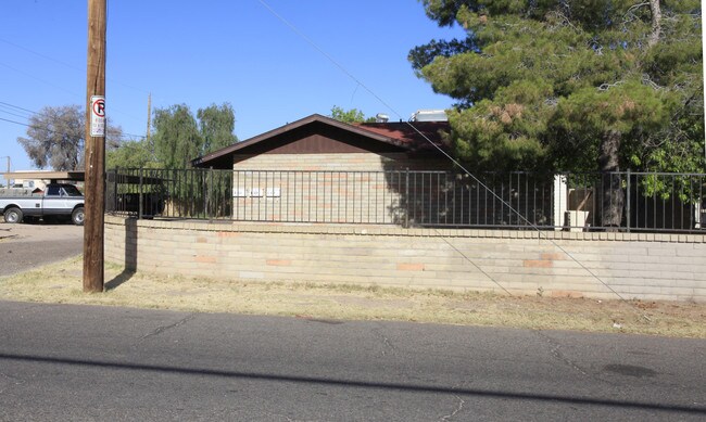 Seville Apartments in Phoenix, AZ - Building Photo - Building Photo