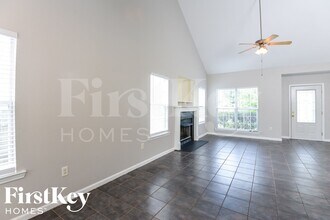 640 Meriweather Dr in Calera, AL - Foto de edificio - Building Photo