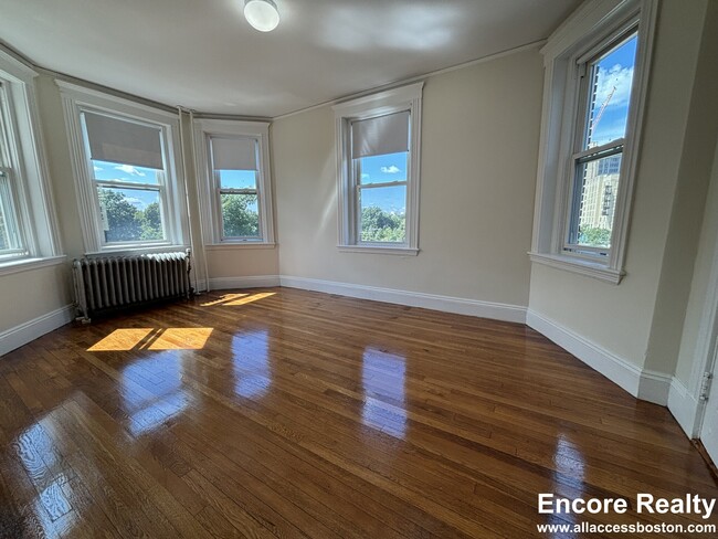 203 Park Dr in Boston, MA - Building Photo - Building Photo