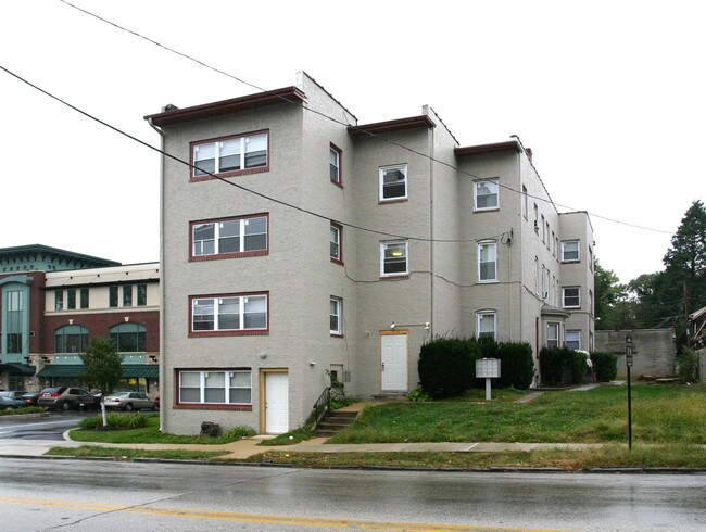 397 E Baltimore Ave in Media, PA - Foto de edificio - Building Photo