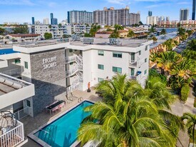 3755 NE 167th St in North Miami Beach, FL - Building Photo