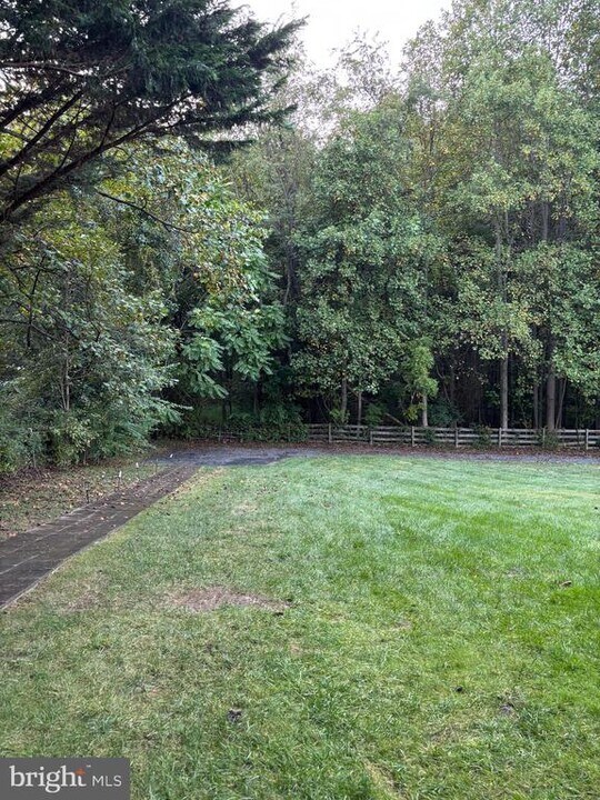 8724 Hawkins Creamery Rd in Gaithersburg, MD - Building Photo