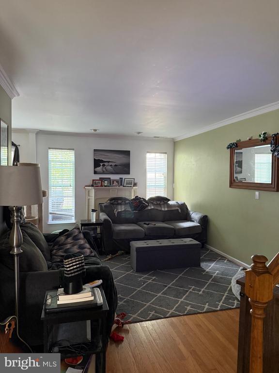 property at 212 Nottingham Ct