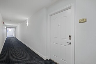 250 NE 3rd Ave in Delray Beach, FL - Building Photo - Building Photo