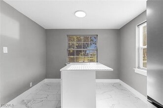 4472 E Riverside Dr in Ft. Myers, FL - Building Photo - Building Photo