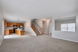 2310 Shiloh Dr in Aurora, IL - Building Photo - Building Photo