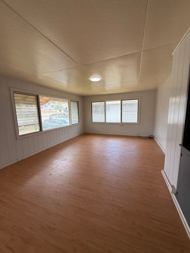 property at 86-055 Farrington Hwy