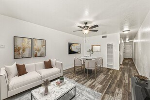 248 E Buckthorn St, Unit Unit 4 in Inglewood, CA - Building Photo