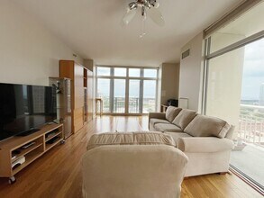 1400 S Michigan Ave, Unit 2004 in Chicago, IL - Building Photo - Building Photo