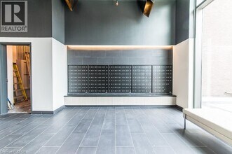 85 Duke St W in Kitchener, ON - Building Photo - Building Photo