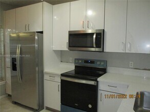 4996 SW 31st Terrace-Unit -4996 in Fort Lauderdale, FL - Foto de edificio - Building Photo