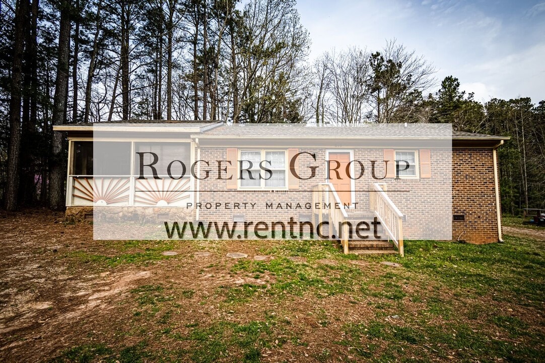 819 Wakefield Ave in Henderson, NC - Building Photo