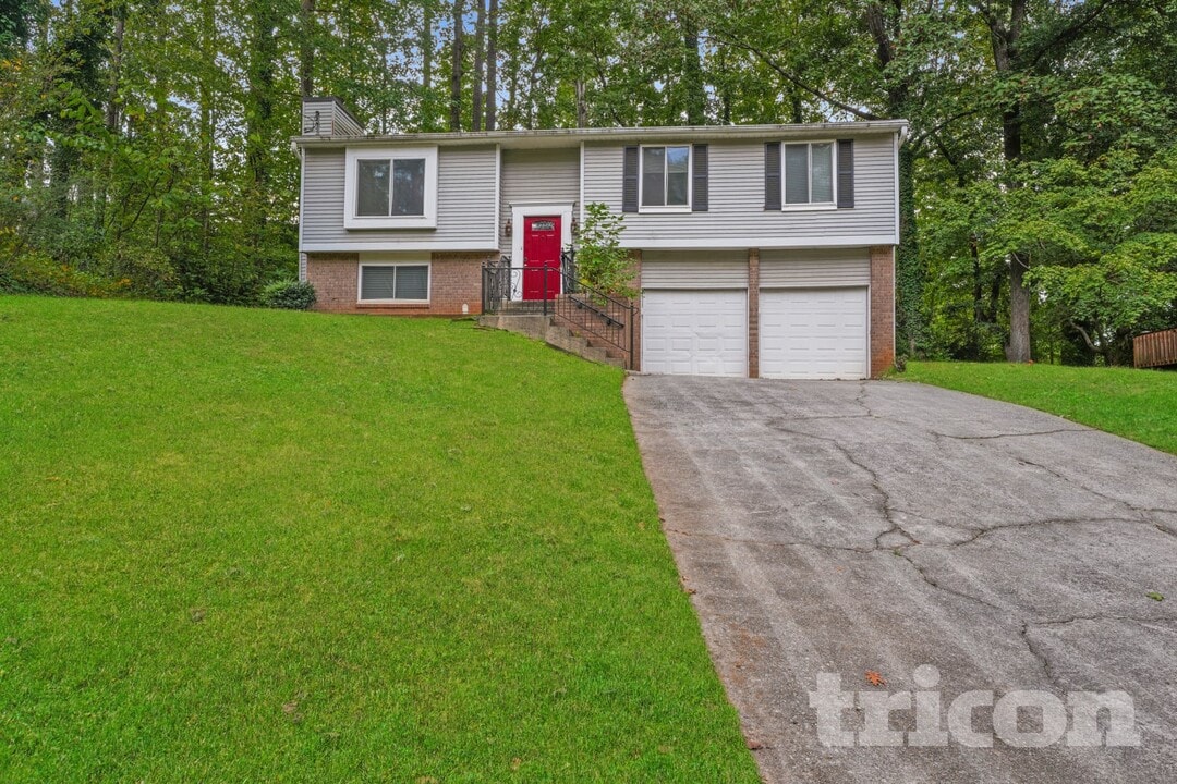 5909 Chatham Ct NW in Tucker, GA - Building Photo