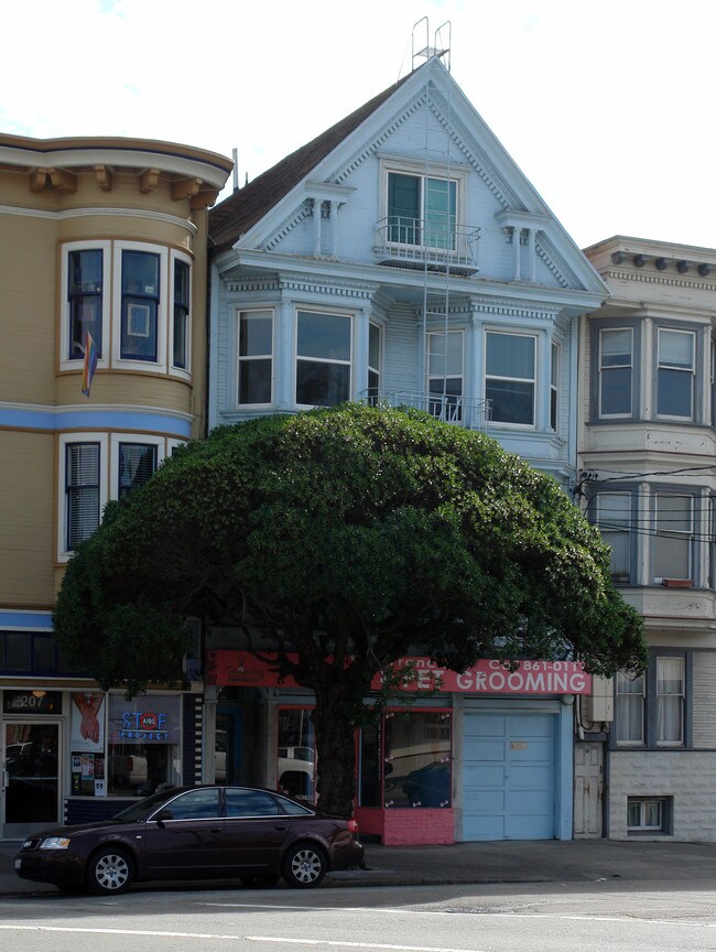 209-211 Sanchez St in San Francisco, CA - Foto de edificio - Building Photo