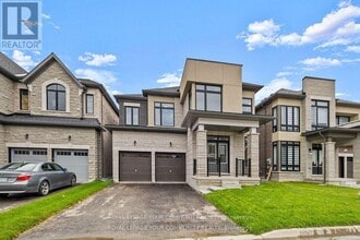 96 Weslock Crescent in Aurora, ON - Building Photo - Building Photo