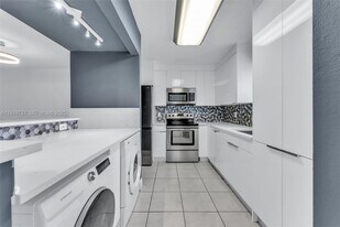 2945 NW 68th St in Fort Lauderdale, FL - Building Photo