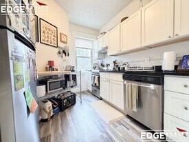 264 Kelton St, Unit 11 in Boston, MA - Building Photo