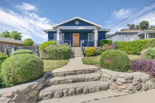 2347 Moss Ave in Los Angeles, CA - Building Photo