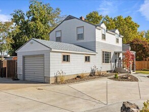 910 Torbett St in Richland, WA - Building Photo - Building Photo