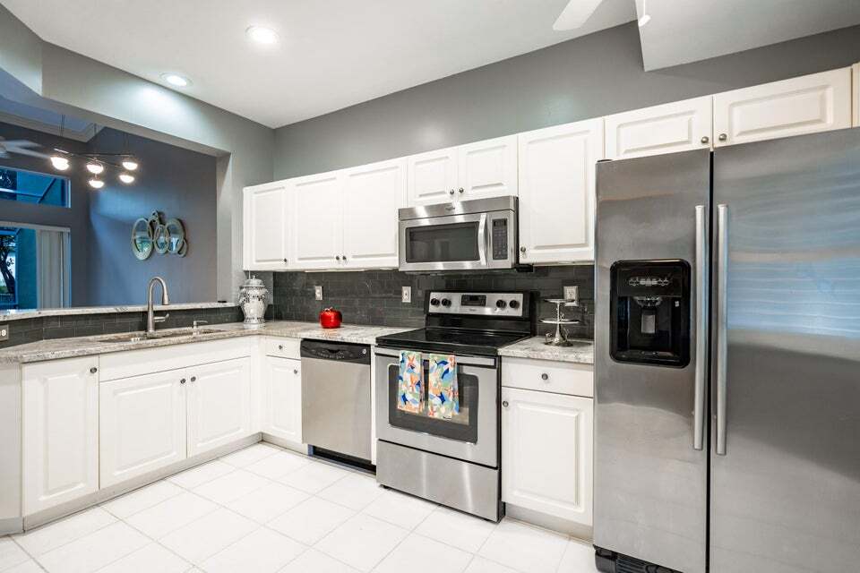 5661 NW 125th Ave in Coral Springs, FL - Building Photo