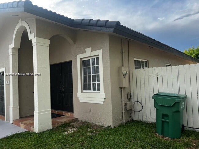 13941 SW 13th St in Miami, FL - Building Photo - Building Photo