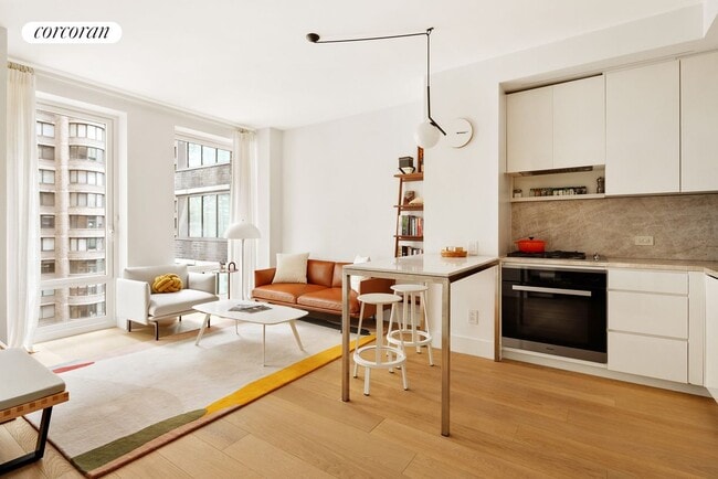property at 15-1869 W 61st St