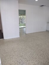 7145 Fireside St in Spring Hill, FL - Foto de edificio - Building Photo