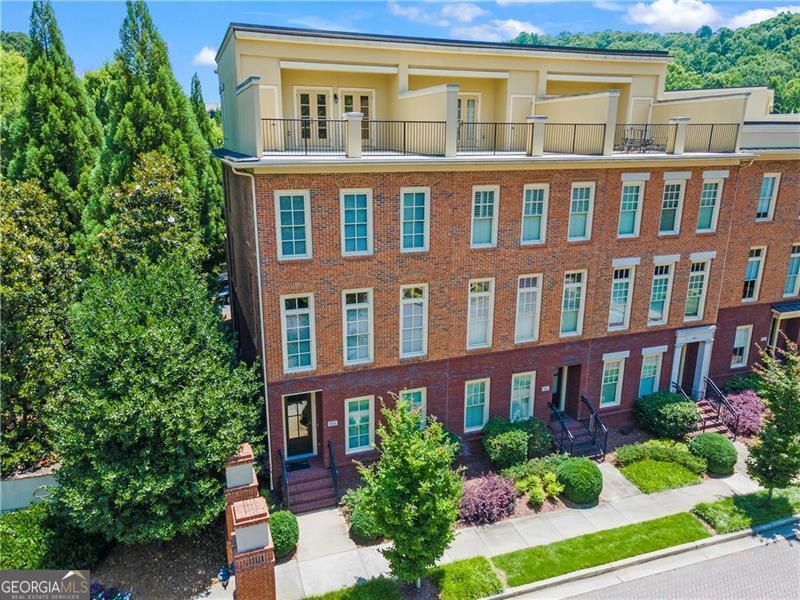 900 River Vista Drive in Sandy Springs, GA - Building Photo