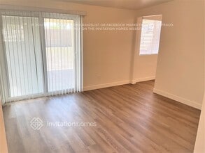 17226 N 32nd Pl in Phoenix, AZ - Foto de edificio - Building Photo