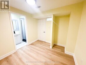 41 Robert Osprey Dr in Markham, ON - Building Photo - Building Photo
