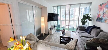 253 NE 2nd St, Unit 1601 in Miami, FL - Foto de edificio - Building Photo