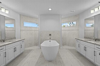 710 NW 2nd Ln in Cape Coral, FL - Building Photo - Building Photo