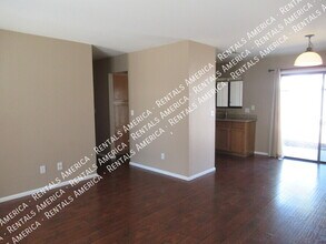 3142 W Foothill Dr in Phoenix, AZ - Foto de edificio - Building Photo