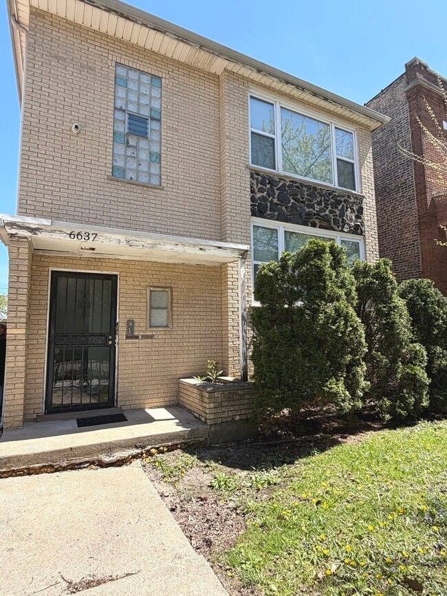 property at 6637 S Whipple St