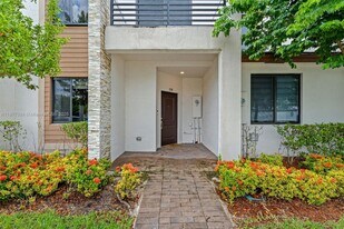 374 NE 214th St in Miami, FL - Building Photo