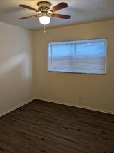 44030 Division St in Lancaster, CA - Foto de edificio - Building Photo