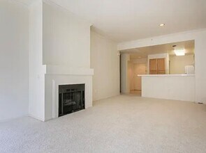 320 Caldecott Ln in Oakland, CA - Building Photo - Building Photo