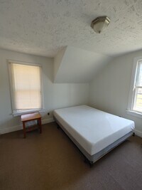 145 N Main St, Unit #2 Upper photo'